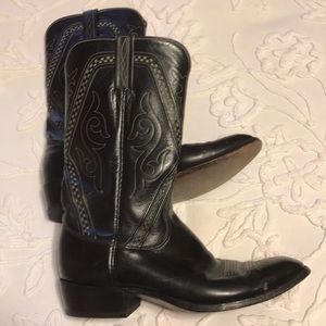 Men’s sz 9D black Lucchese walkers